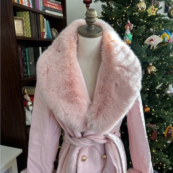 SANTINNI 'Marlene'
Cashmere and Wool Coat in Rosa Pink SZ Medium - Picture 4 of 11